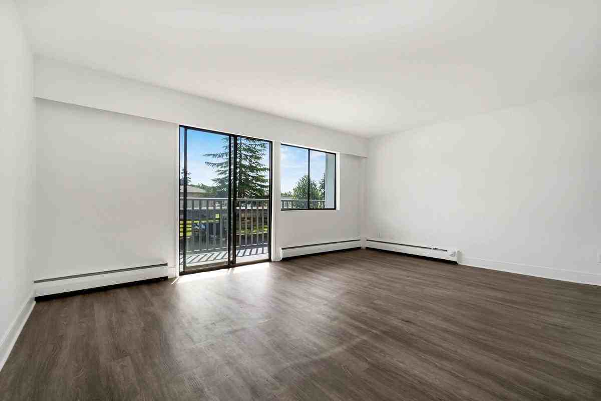 Richelieu Apartments - Photo 4 of 20