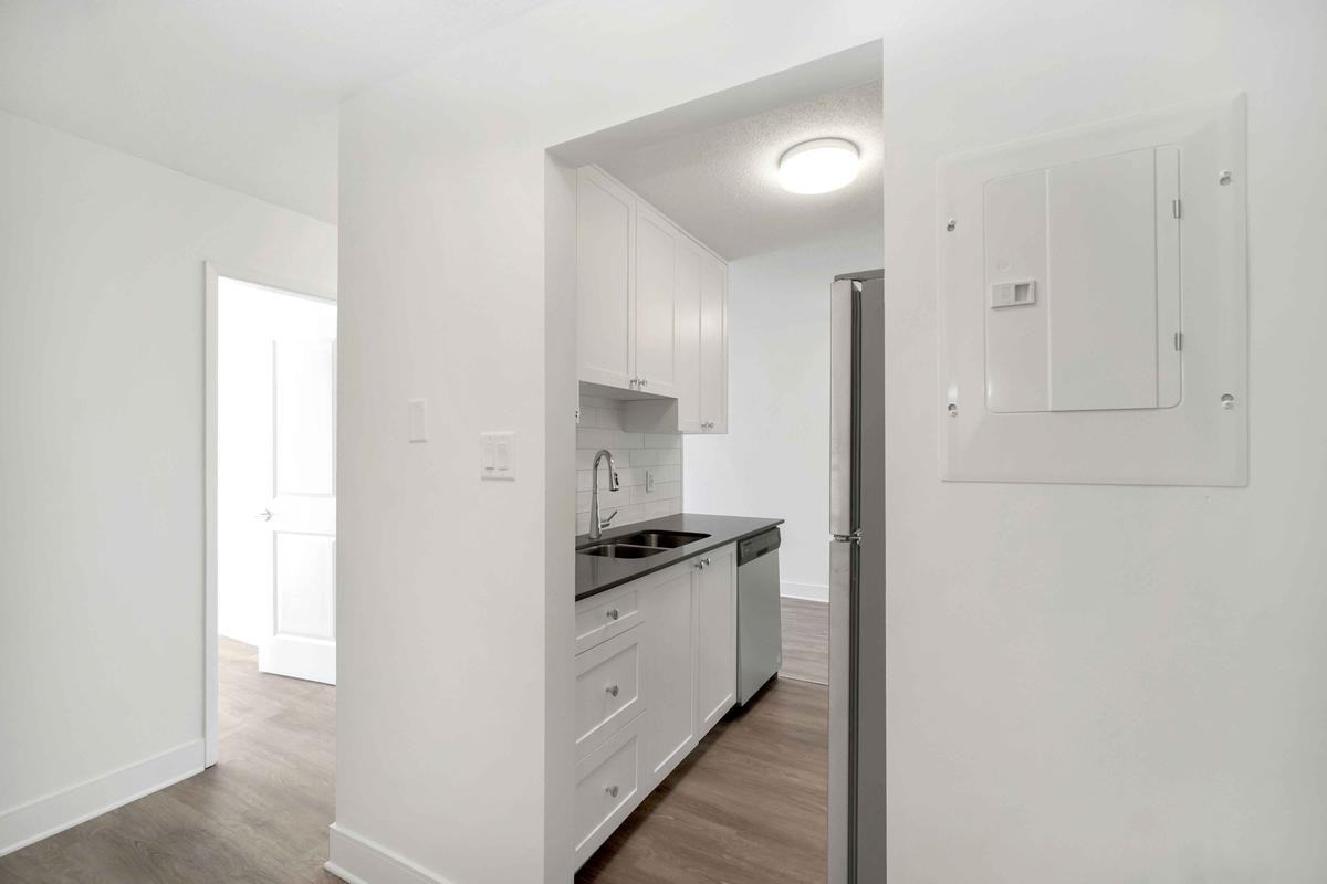 Richelieu Apartments - Photo 6 of 20