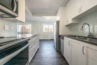 Sir Francis Drake Apartments - Photo 1 of 1