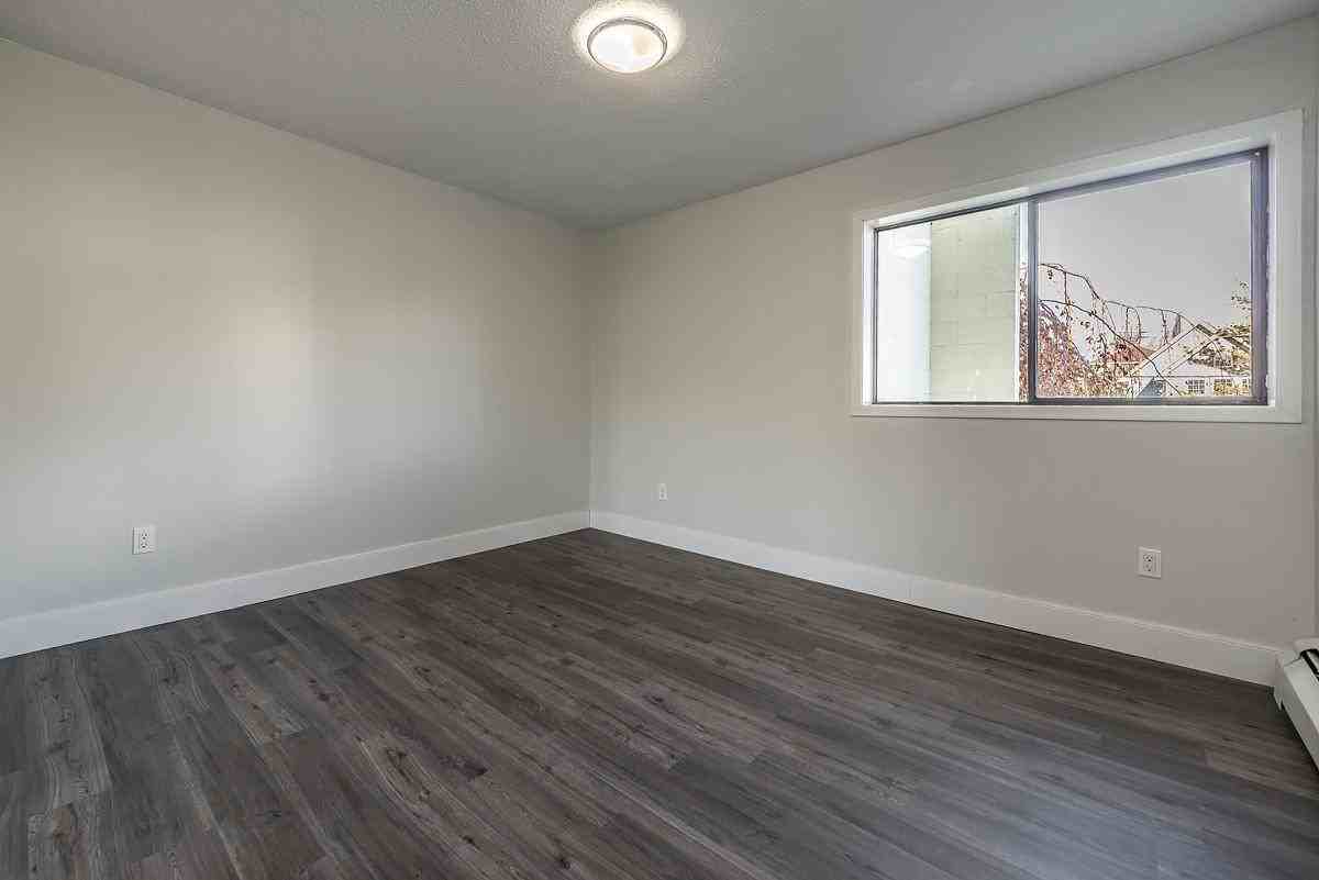 Sir Francis Drake Apartments - Photo 3 of 21