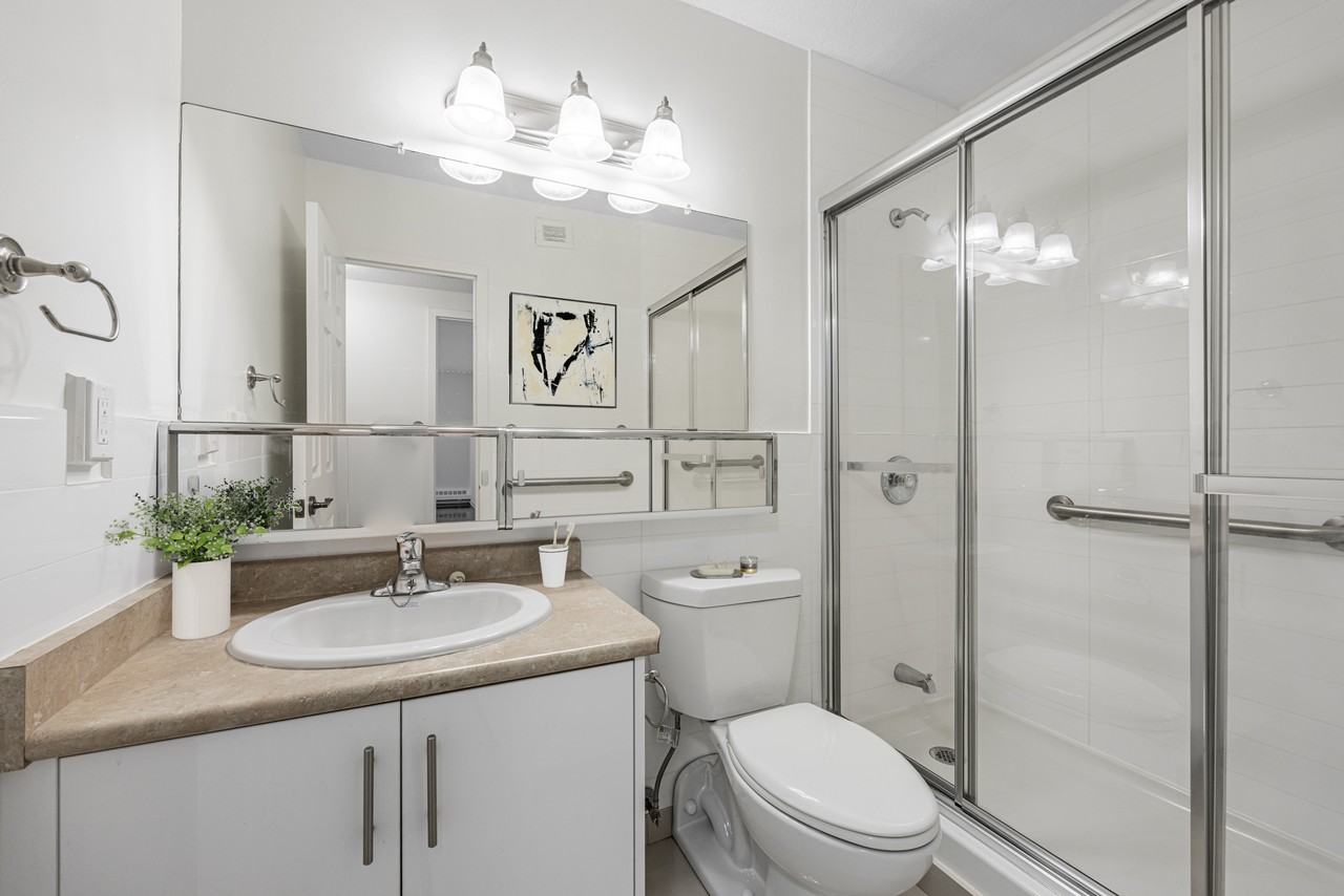 4001, 4003 & 4005 Bayview Avenue - Photo 6 of 27