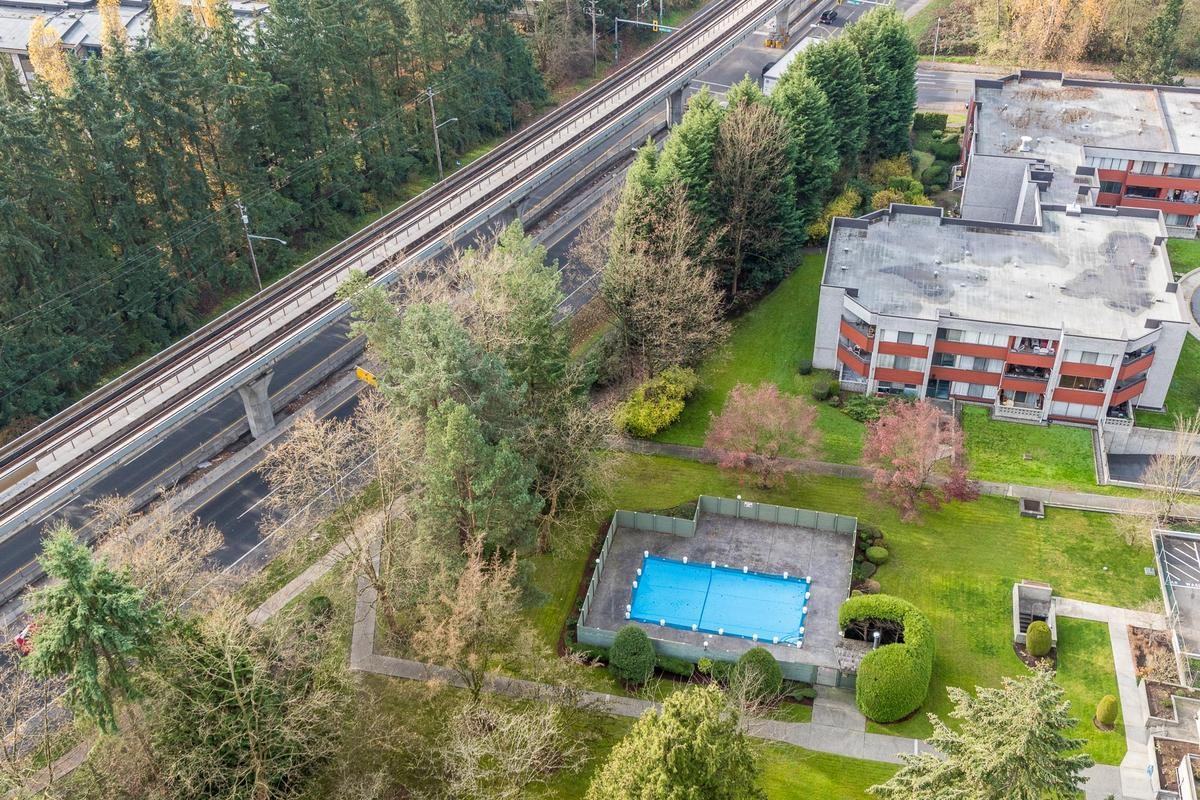 9500 Erickson Drive - Photo 4 of 13