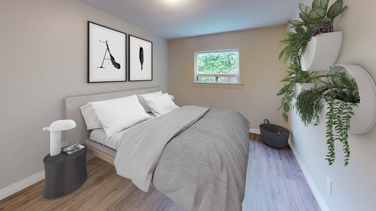 323 Niagara Blvd - Photo 5 of 7