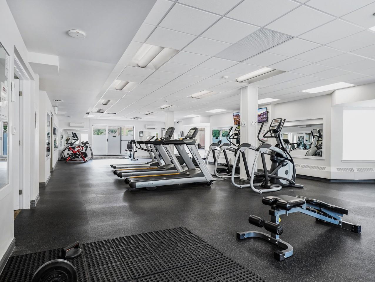 Grosvenor Estates - Photo 6 of 17