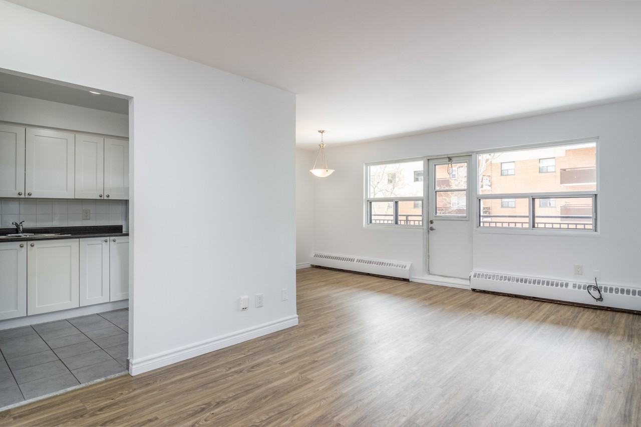 275 North Service Road Apartments - Photo 5 of 9