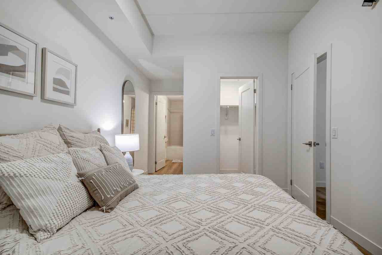 HŌM - Photo 6 of 43