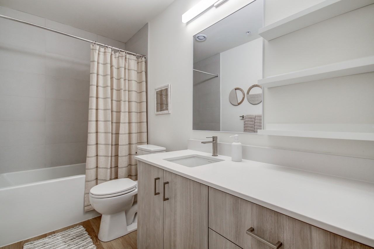 HŌM - Photo 7 of 43