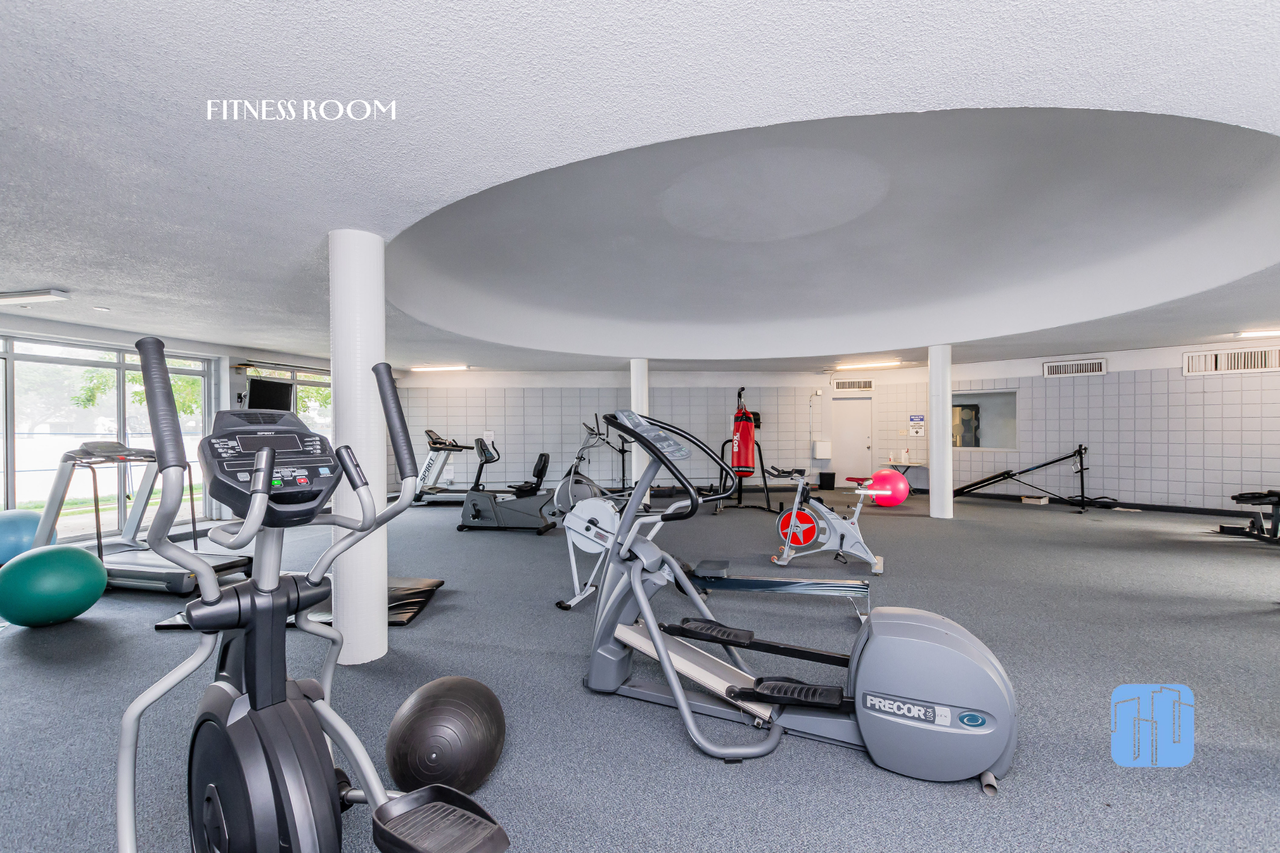 Riverside Towers - Photo 7 of 8