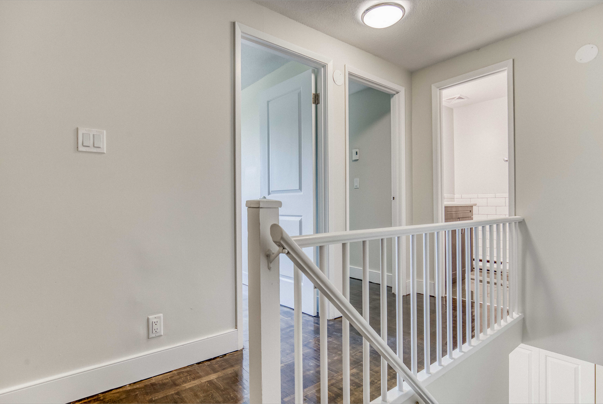 10 Runnymede Road - Photo 6 of 10