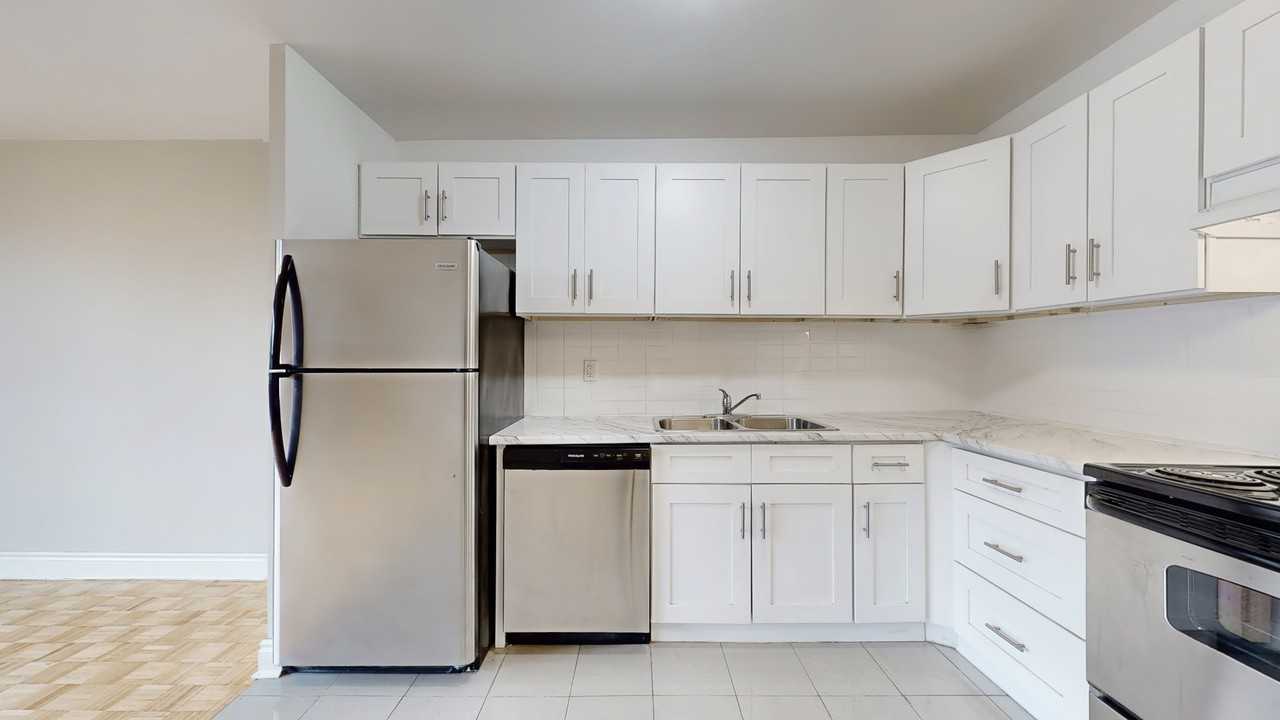 385 Gibb Street - Photo 2 of 38