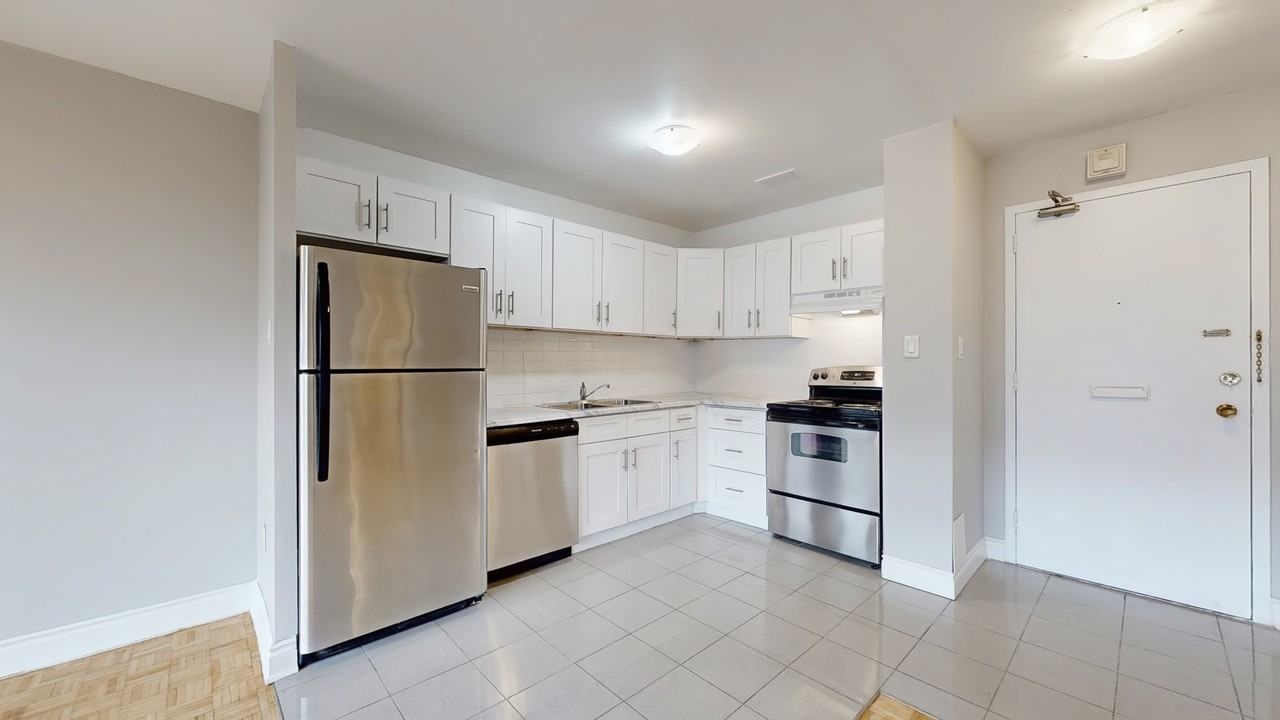 385 Gibb Street - Photo 3 of 38