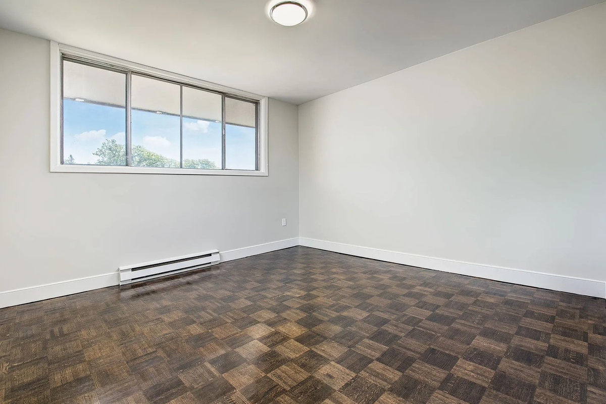 3311 Bathurst Street - Photo 6 of 9