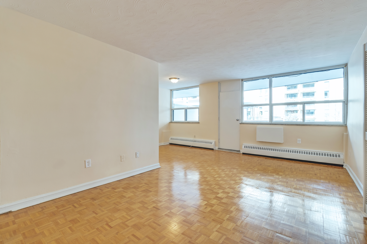 300 Eglinton Avenue East - Photo 7 of 18