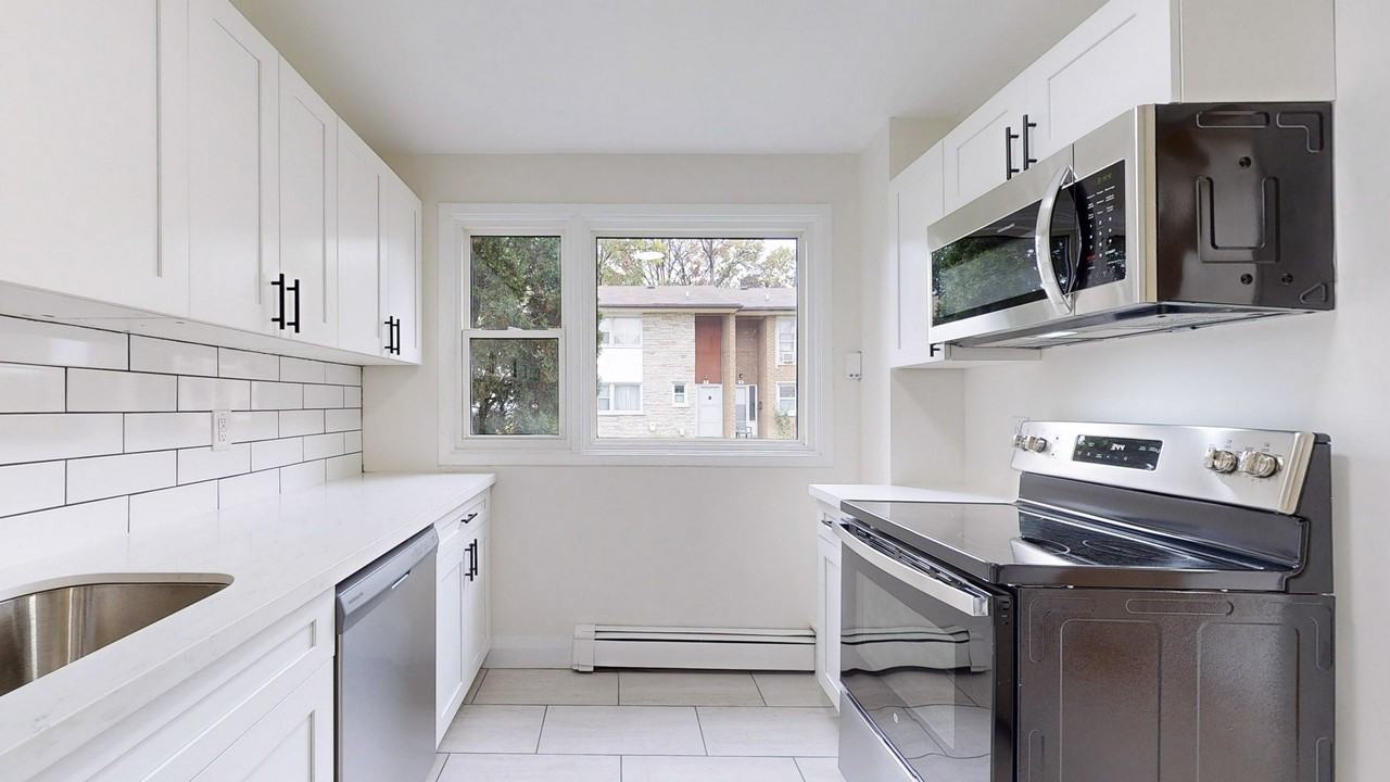 1370 Silver Spear Road - Photo 5 of 42