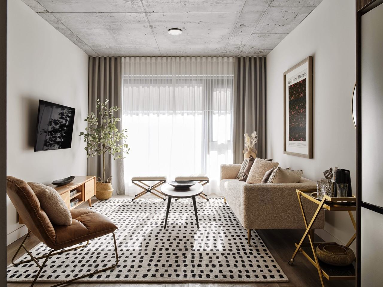 THE EMMY - Photo 6 of 42