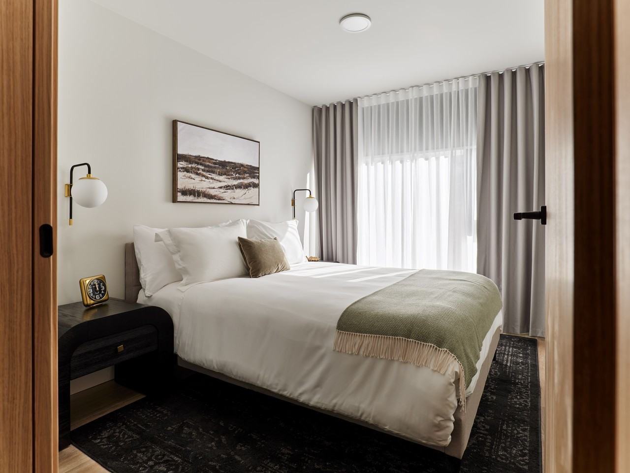 THE EMMY - Photo 7 of 42