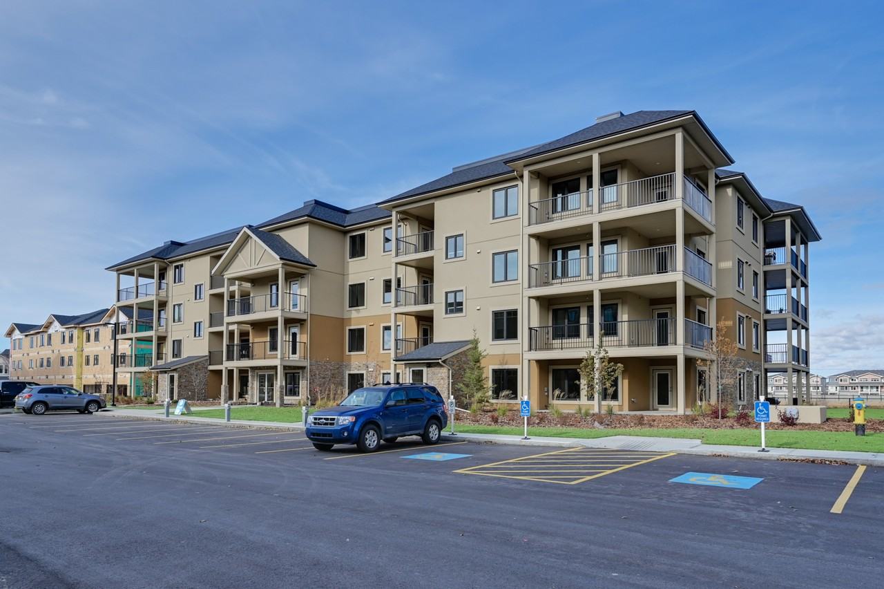 Essence At Windermere South - Photo 6 of 23