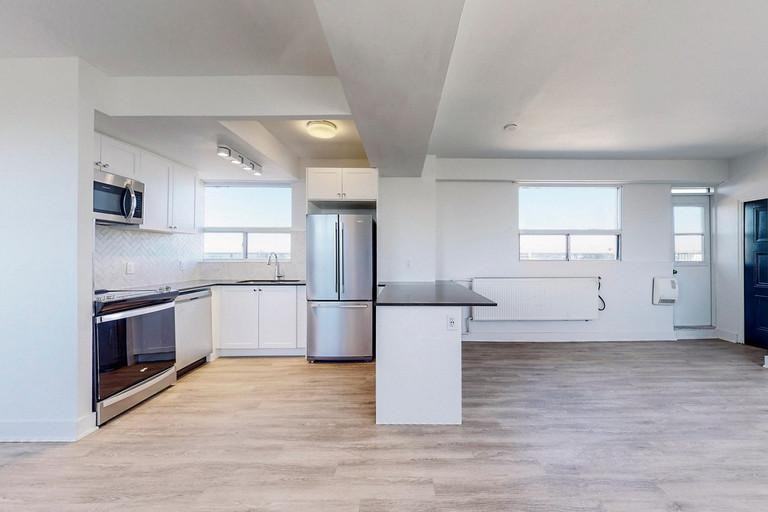 70 Spadina Road - Photo 5 of 18