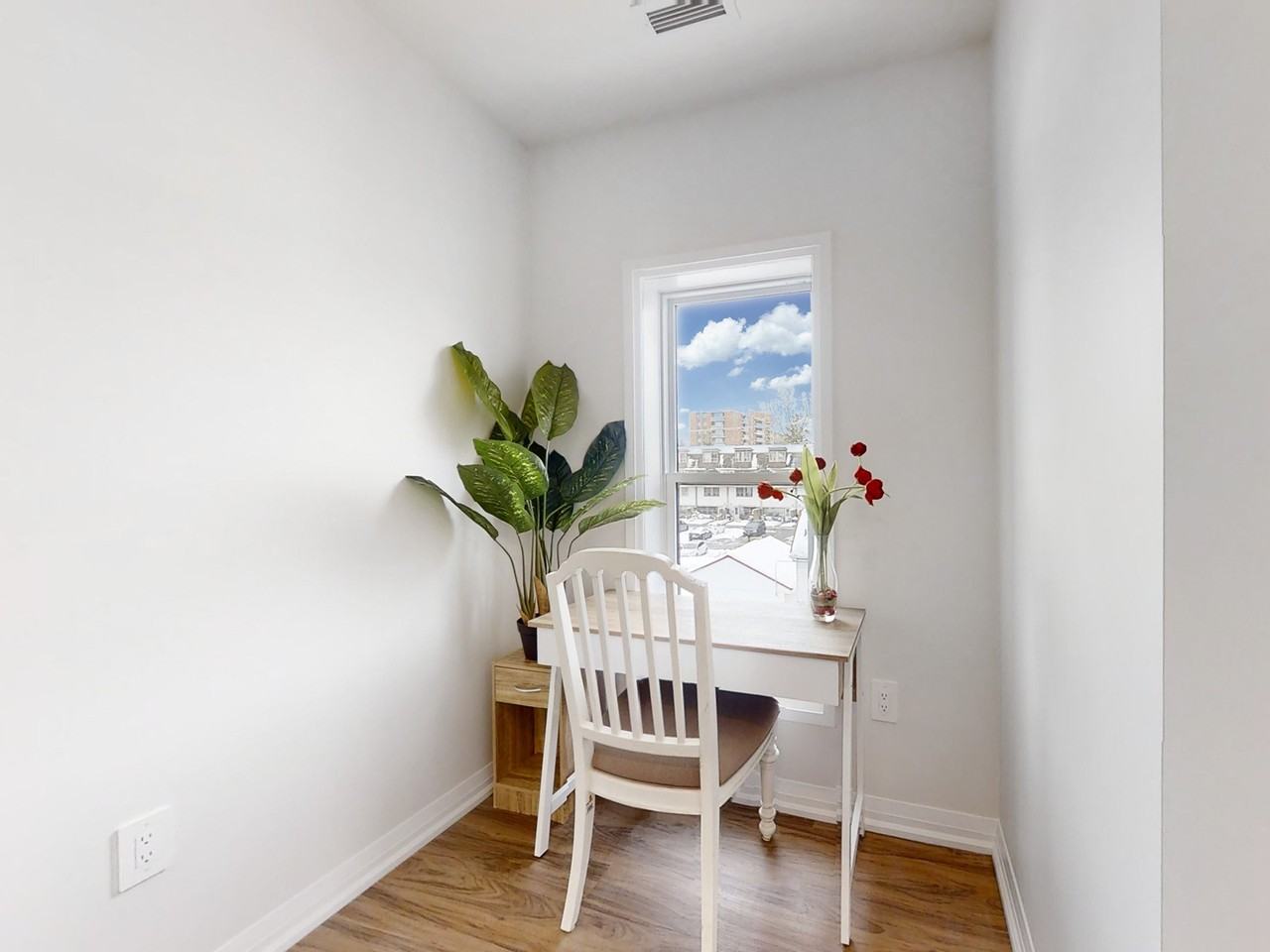 233 Dunlop - Photo 6 of 50