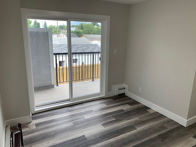 Strathcona 5 Plex - Photo 6 of 12