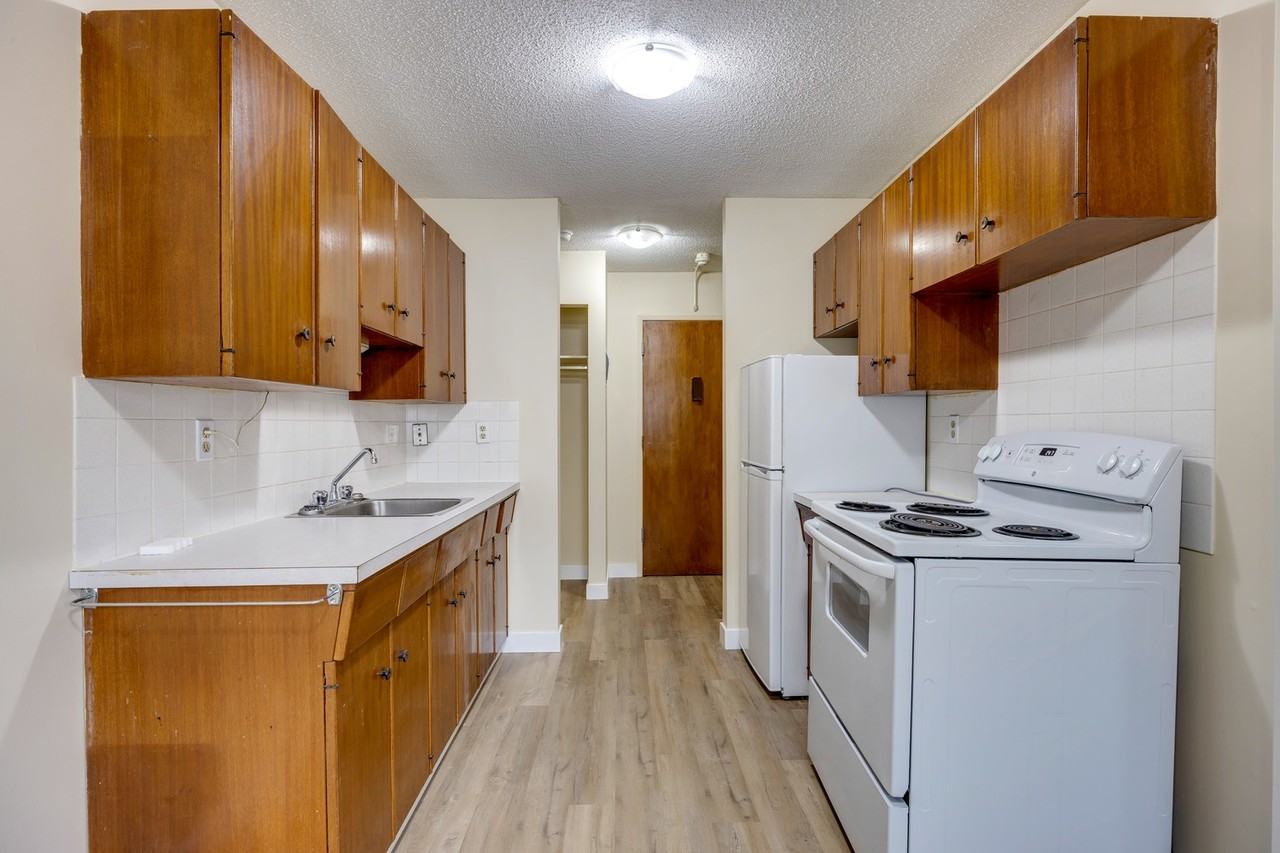 Elmwood II - Photo 5 of 50