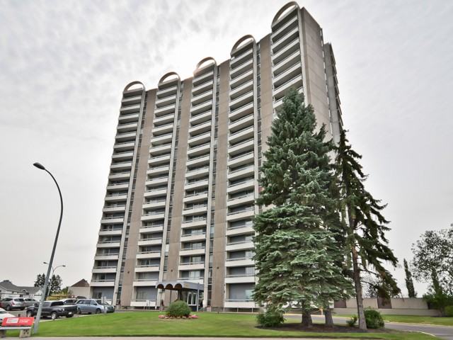 Strathcona House - Photo 3 of 23