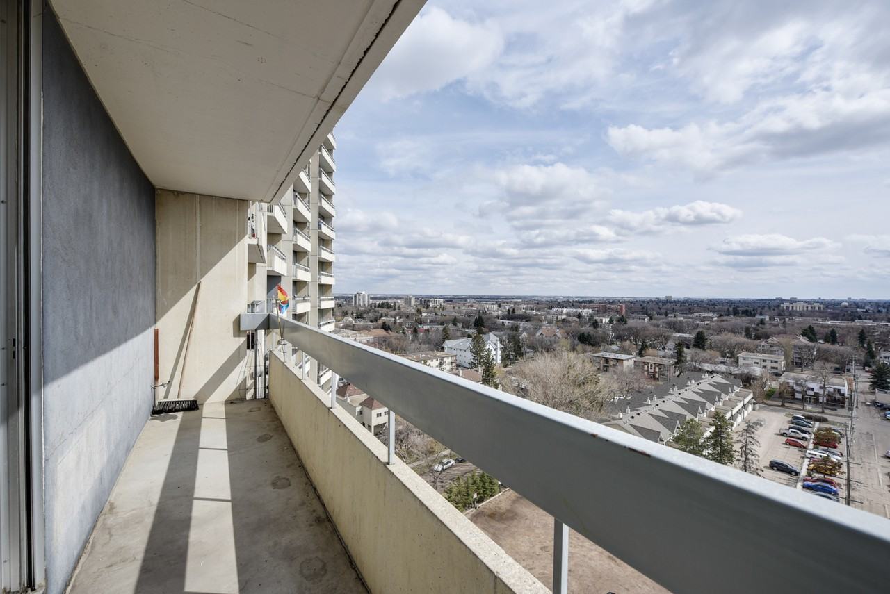 Strathcona House - Photo 7 of 23