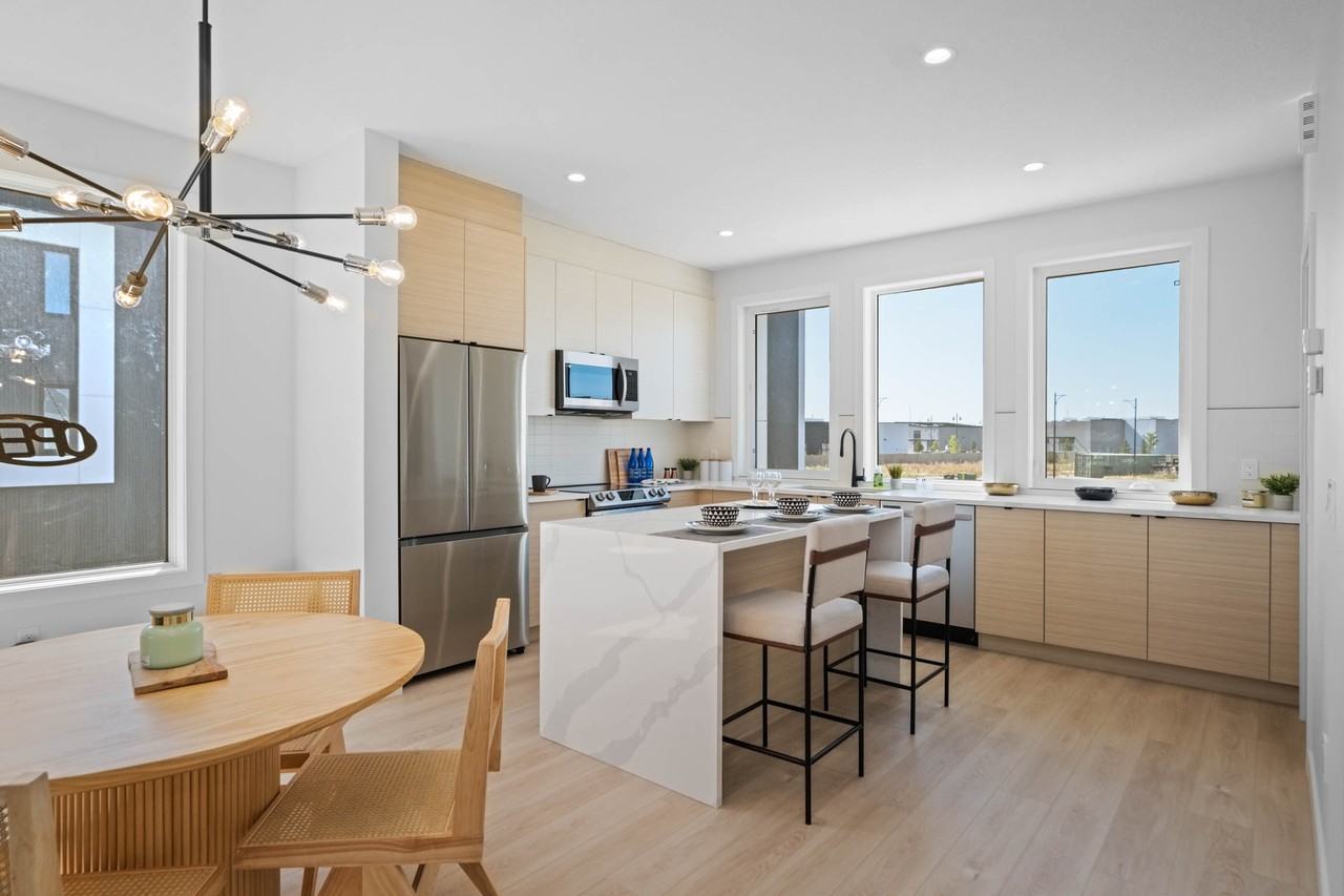 Eve at Erin Ridge - Photo 3 of 50