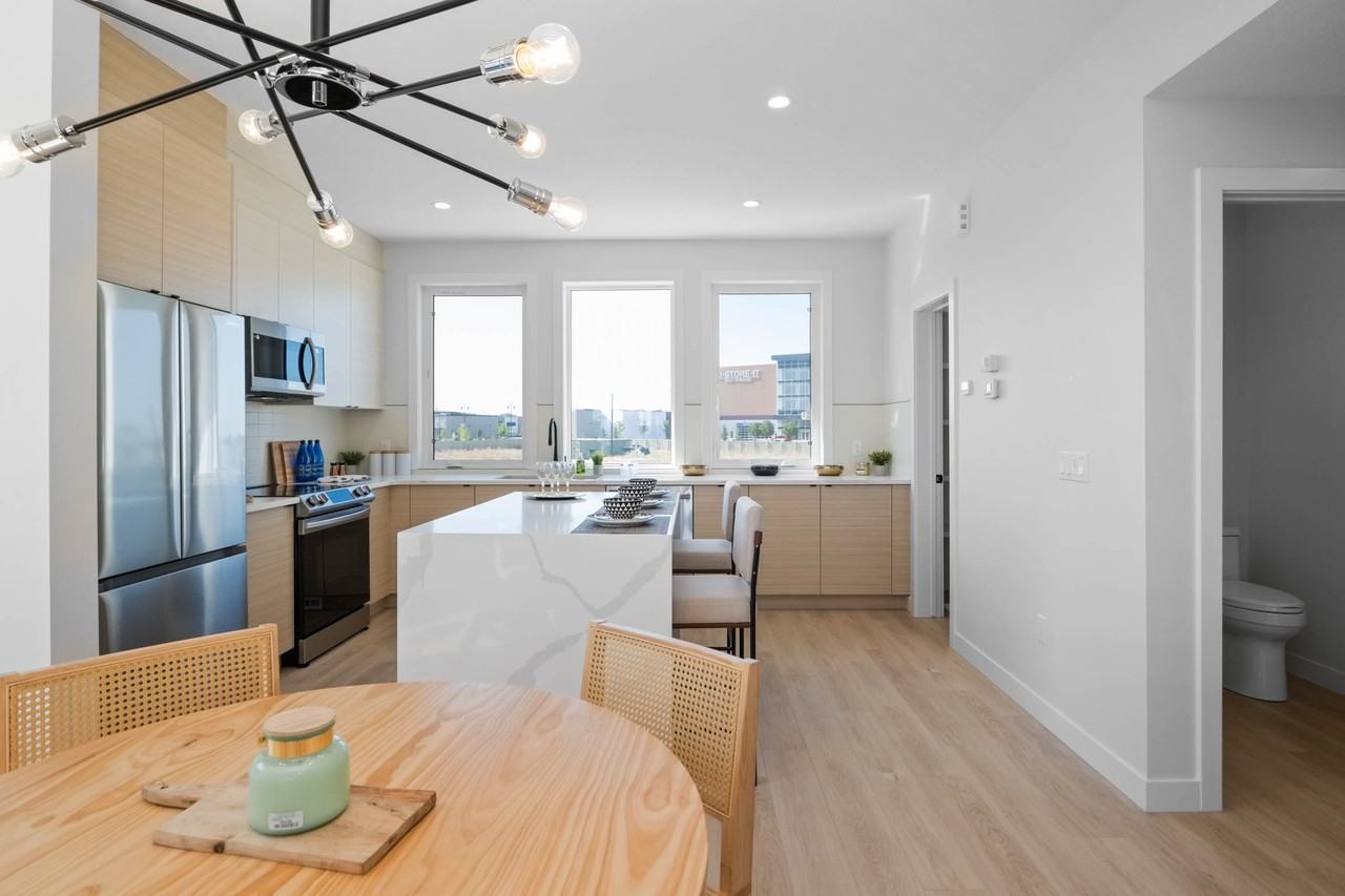 Eve at Erin Ridge - Photo 4 of 50