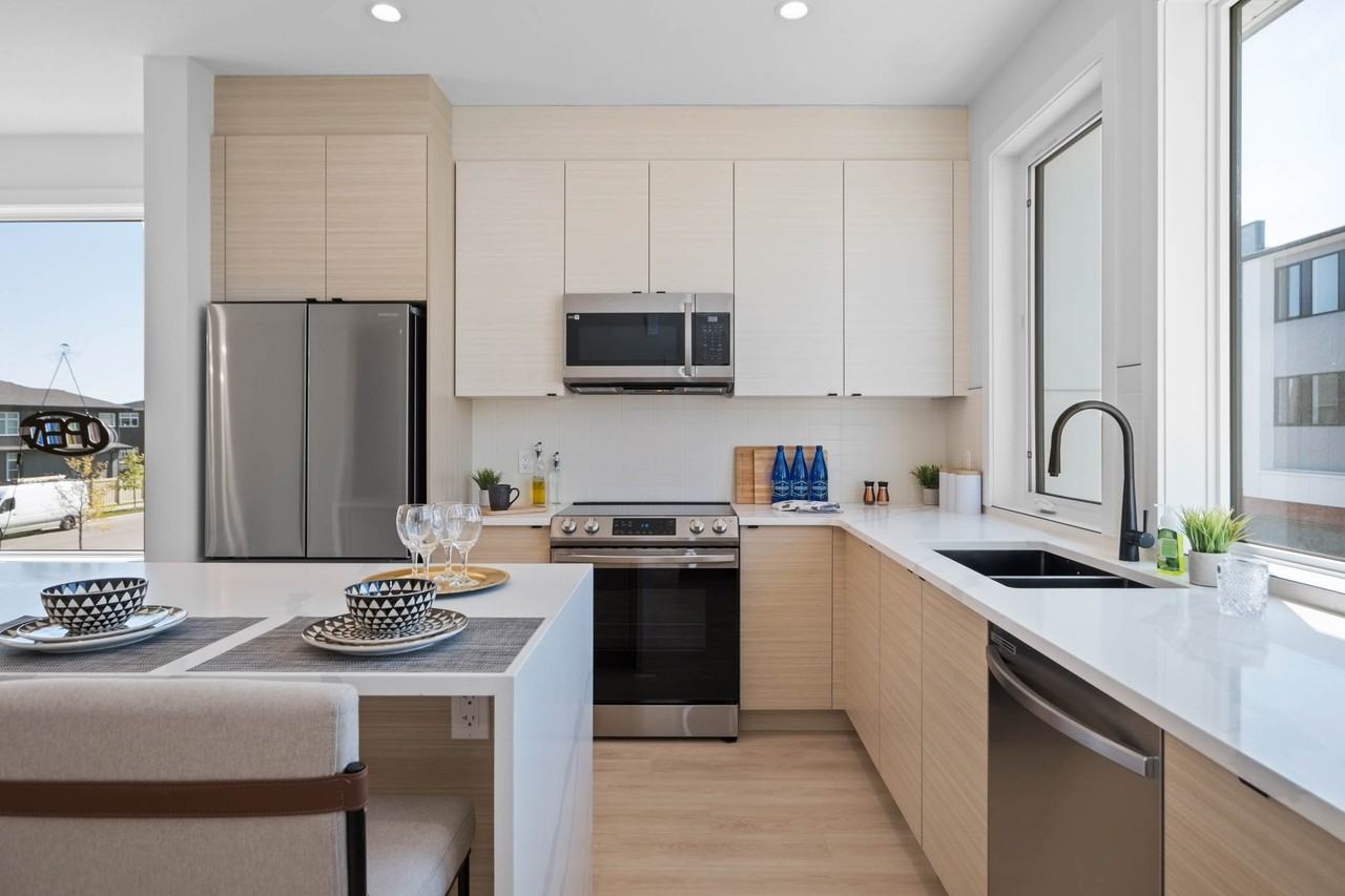 Eve at Erin Ridge - Photo 6 of 50