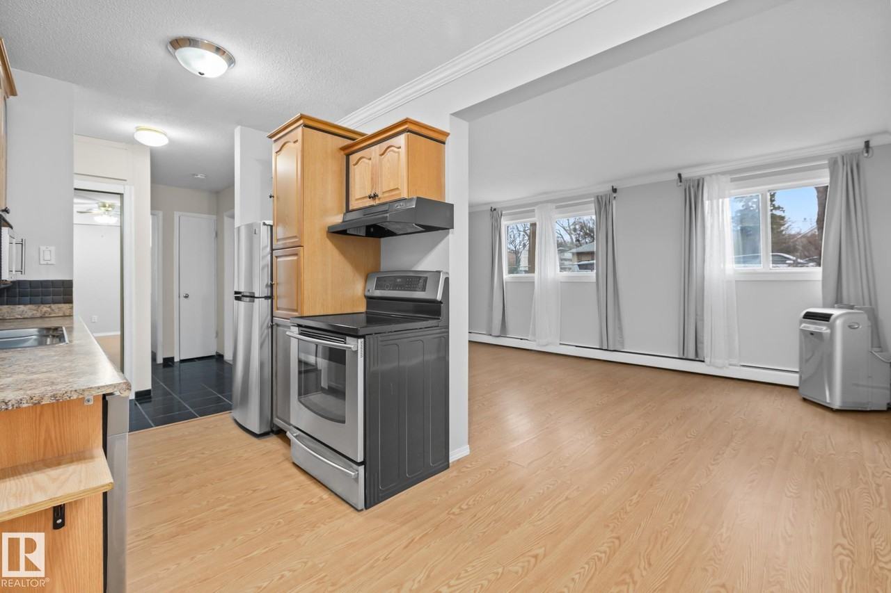 Marion Manor - Photo 4 of 38