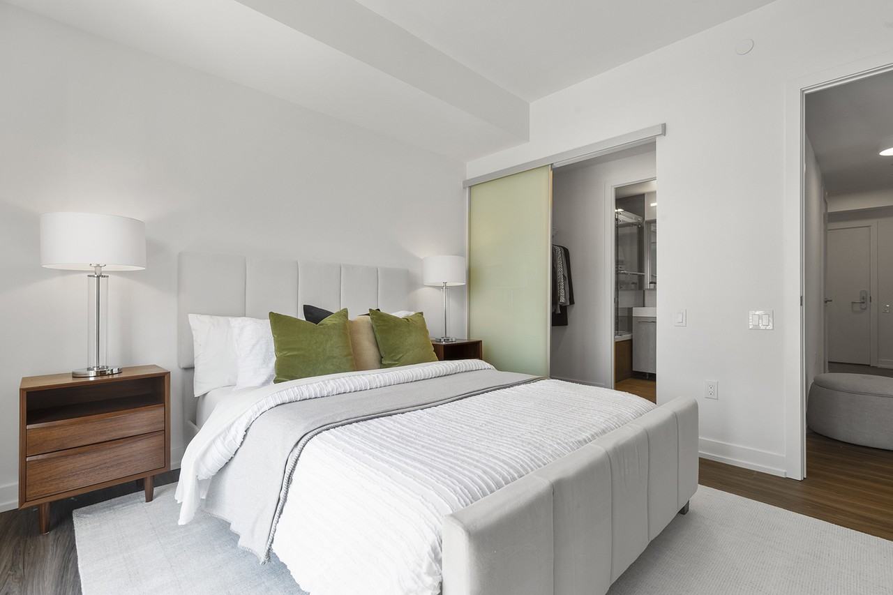 Gerrard West - Photo 7 of 39