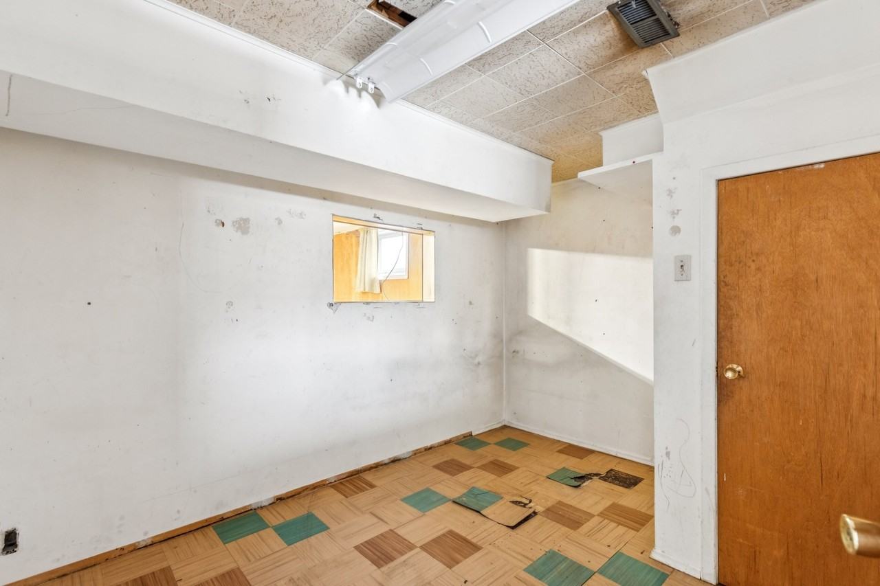 House 9707 64 Ave - Photo 3 of 19