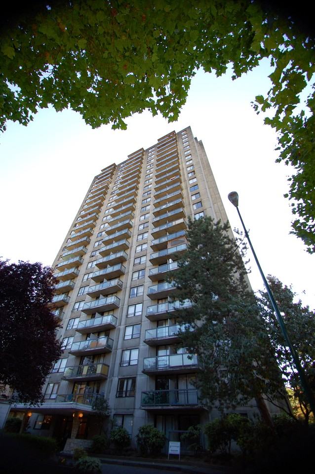 1644 NELSON ST - Photo 2 of 14