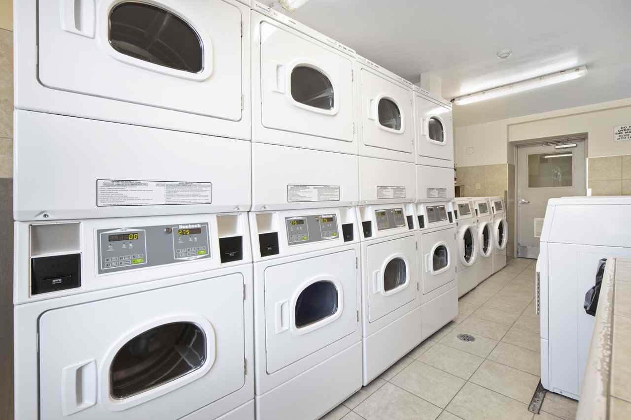 380 Gibb St - Photo 3 of 11