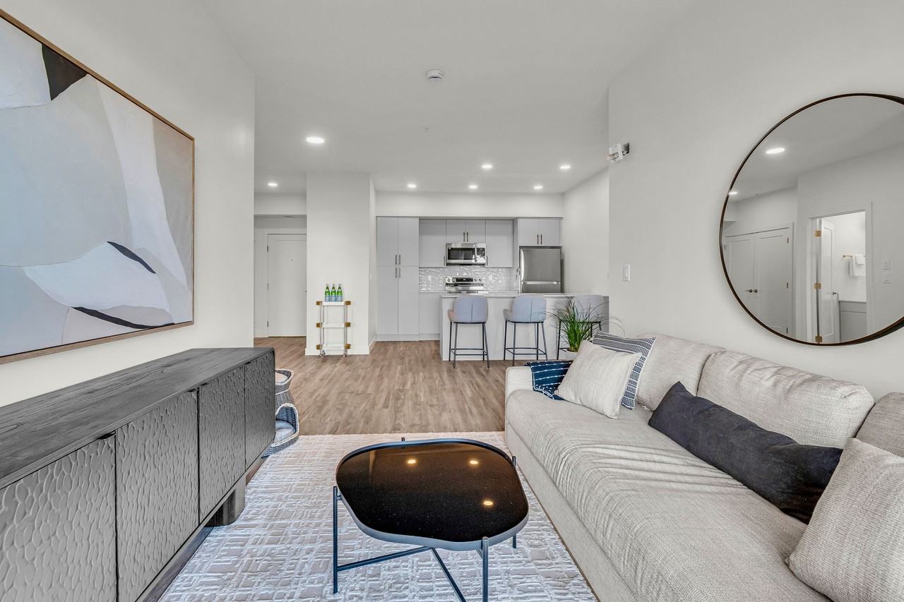 East Village - Photo 4 of 41