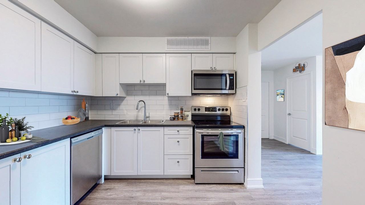 1560, 1570, 1580 Adelaide Street North - Photo 3 of 17