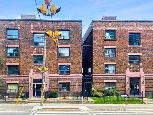 433-435 Sherbourne Street-Warrington Apartments - Photo 2 of 9