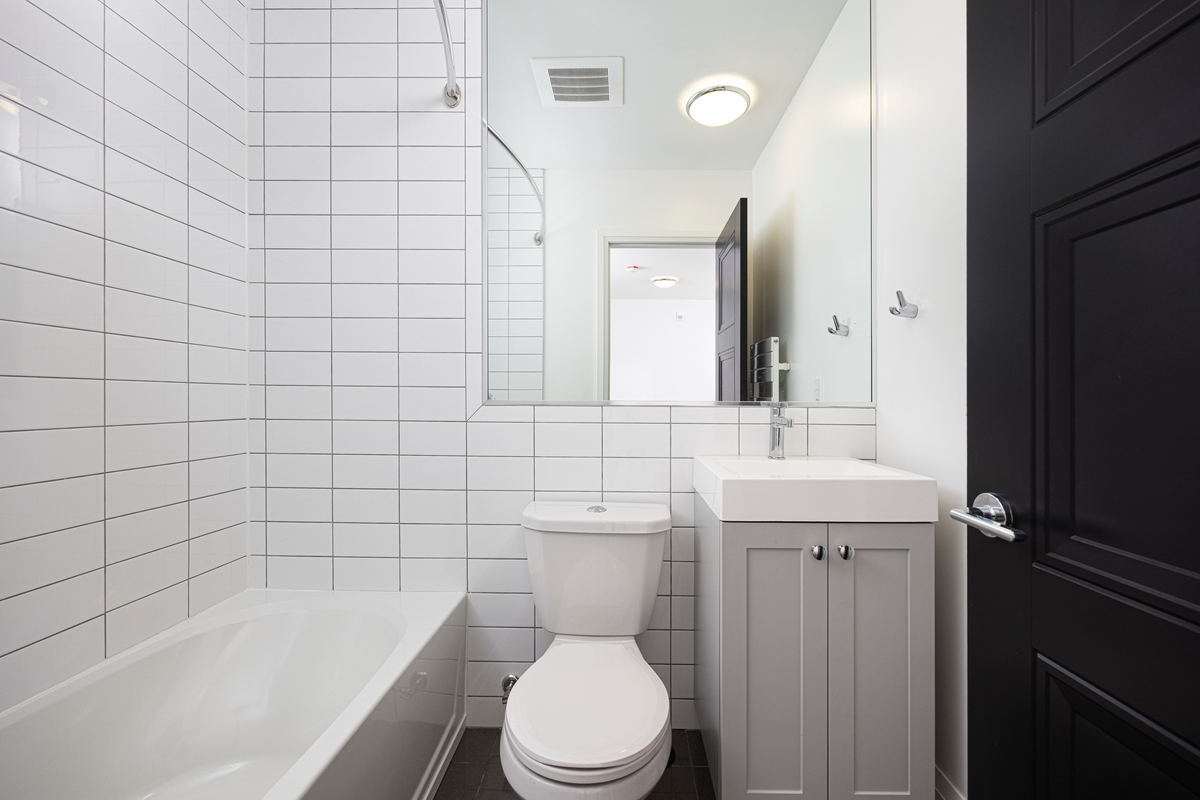 2701 EGLINTON AVE W - Photo 4 of 11