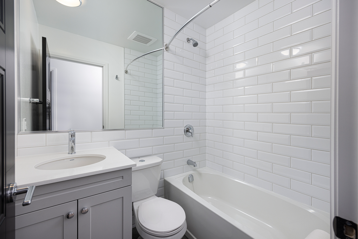 2701 EGLINTON AVE W - Photo 6 of 11