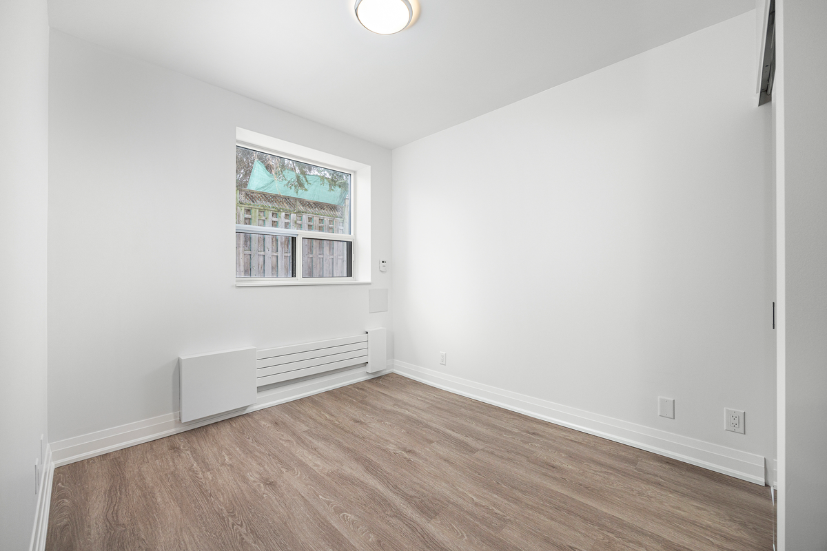 2701 EGLINTON AVE W - Photo 7 of 11