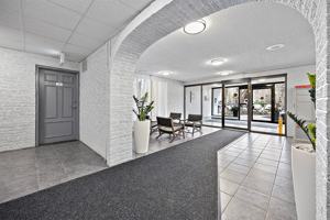 featured image of 498 Queens Ave