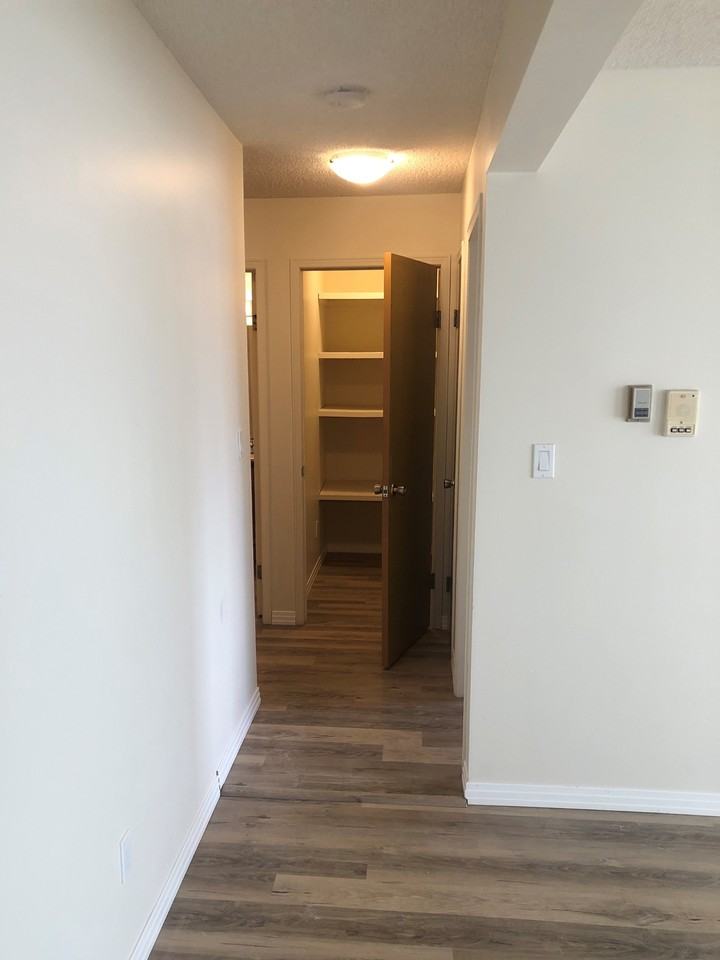 Ridgewood Manor - Photo 4 of 8