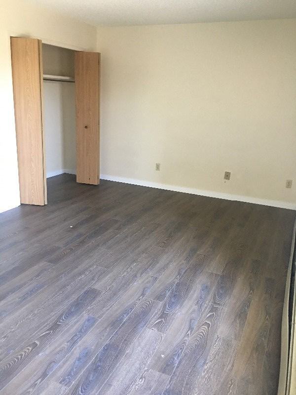 Ridgewood Manor - Photo 6 of 8