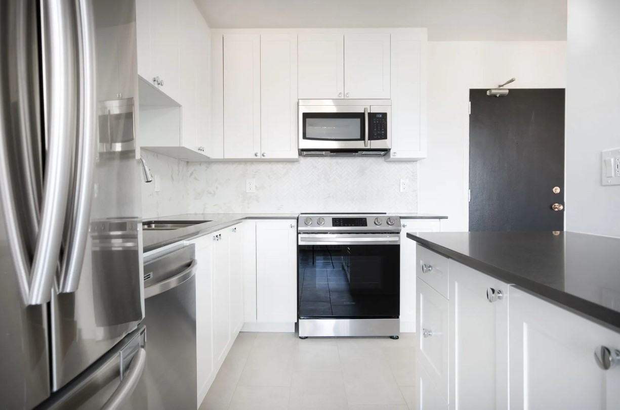 7411 & 7433 Yonge St. and 20 & 30 Clarke Ave - Photo 2 of 10