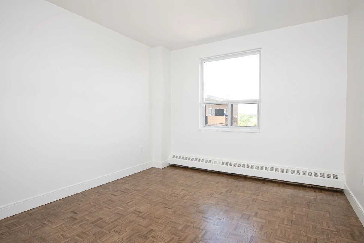 7411 & 7433 Yonge St. and 20 & 30 Clarke Ave - Photo 6 of 10