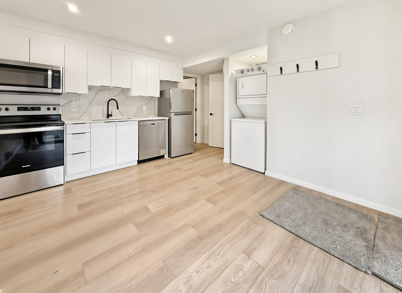 9305 123 Ave Nw - Photo 3 of 22