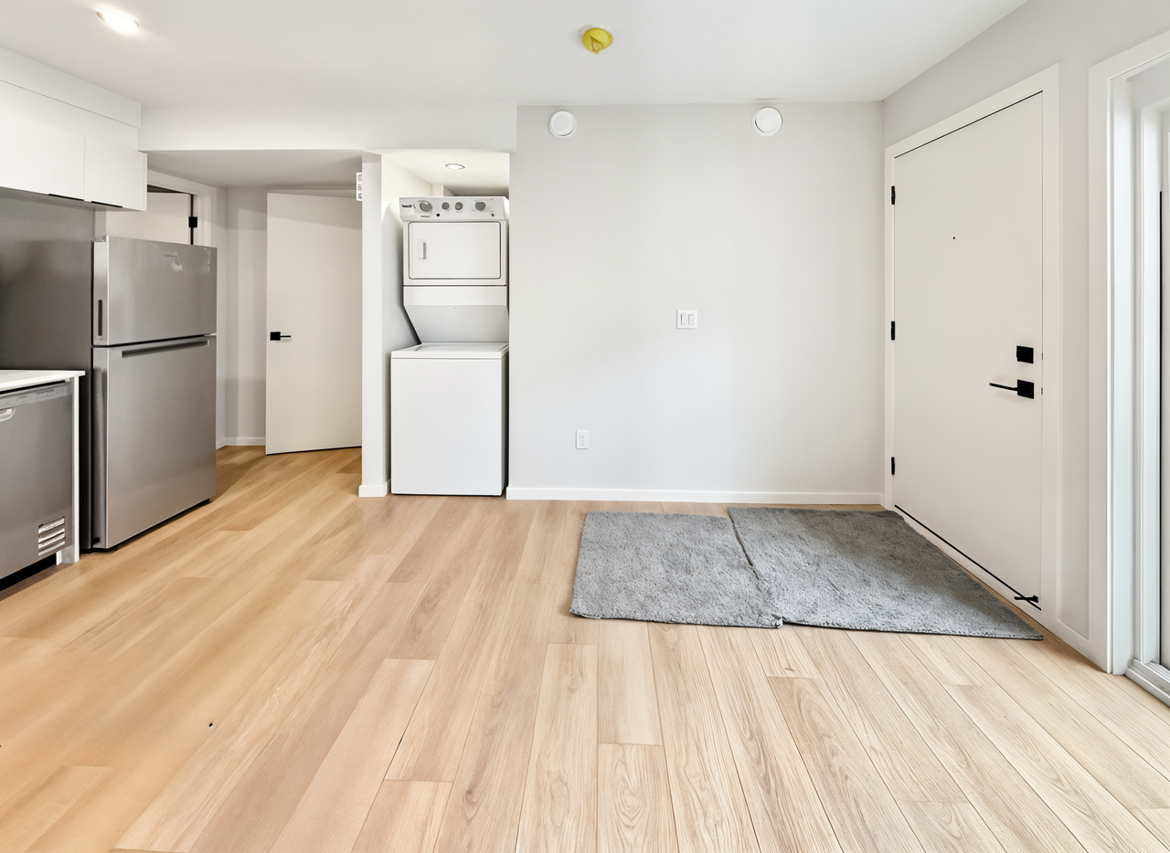 9305 123 Ave Nw - Photo 5 of 22