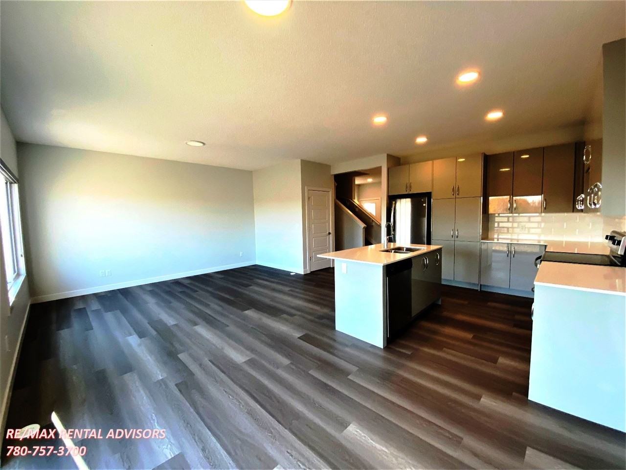 1543 12 Ave Nw - Photo 5 of 25