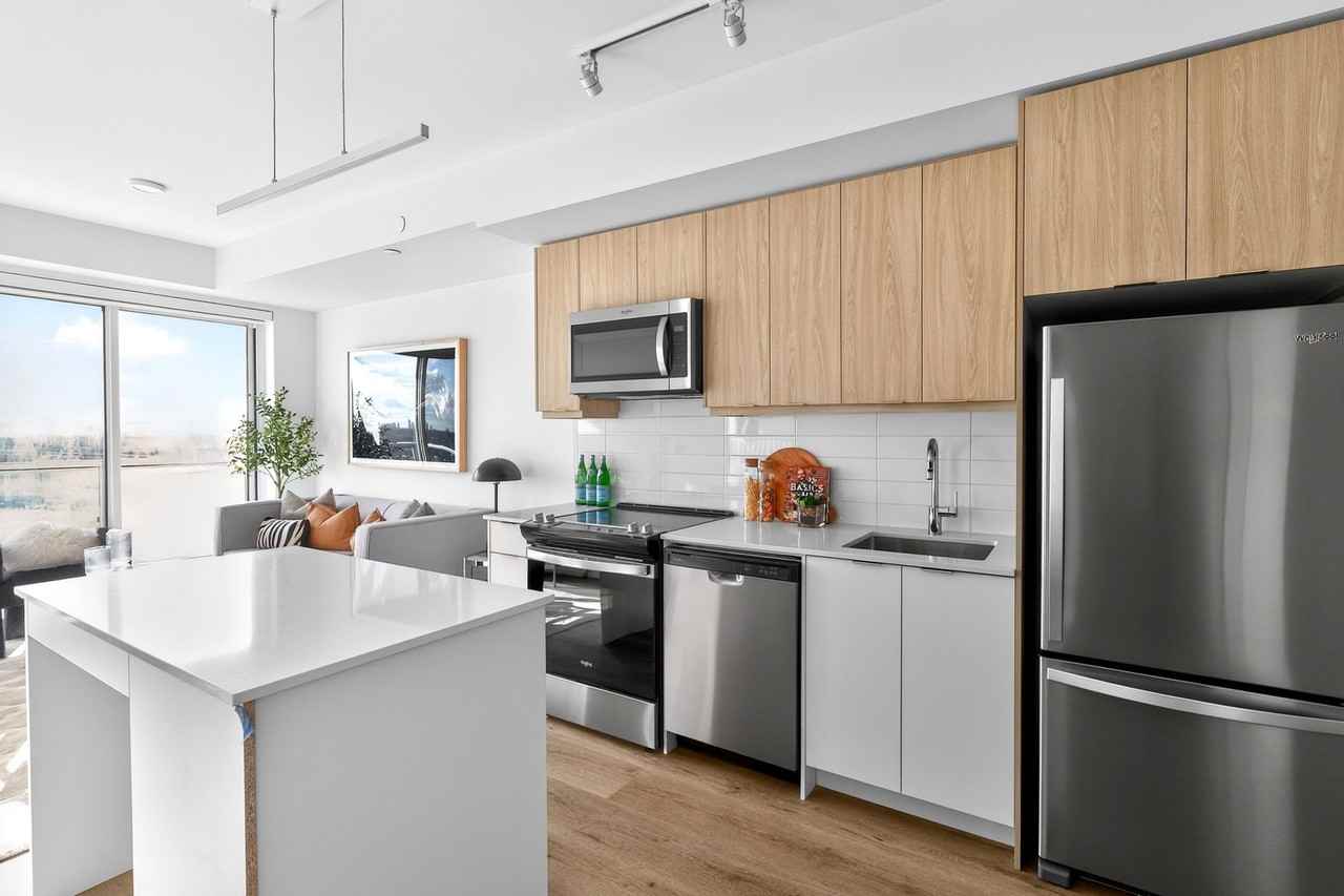 610 Martin Grove - Photo 2 of 44